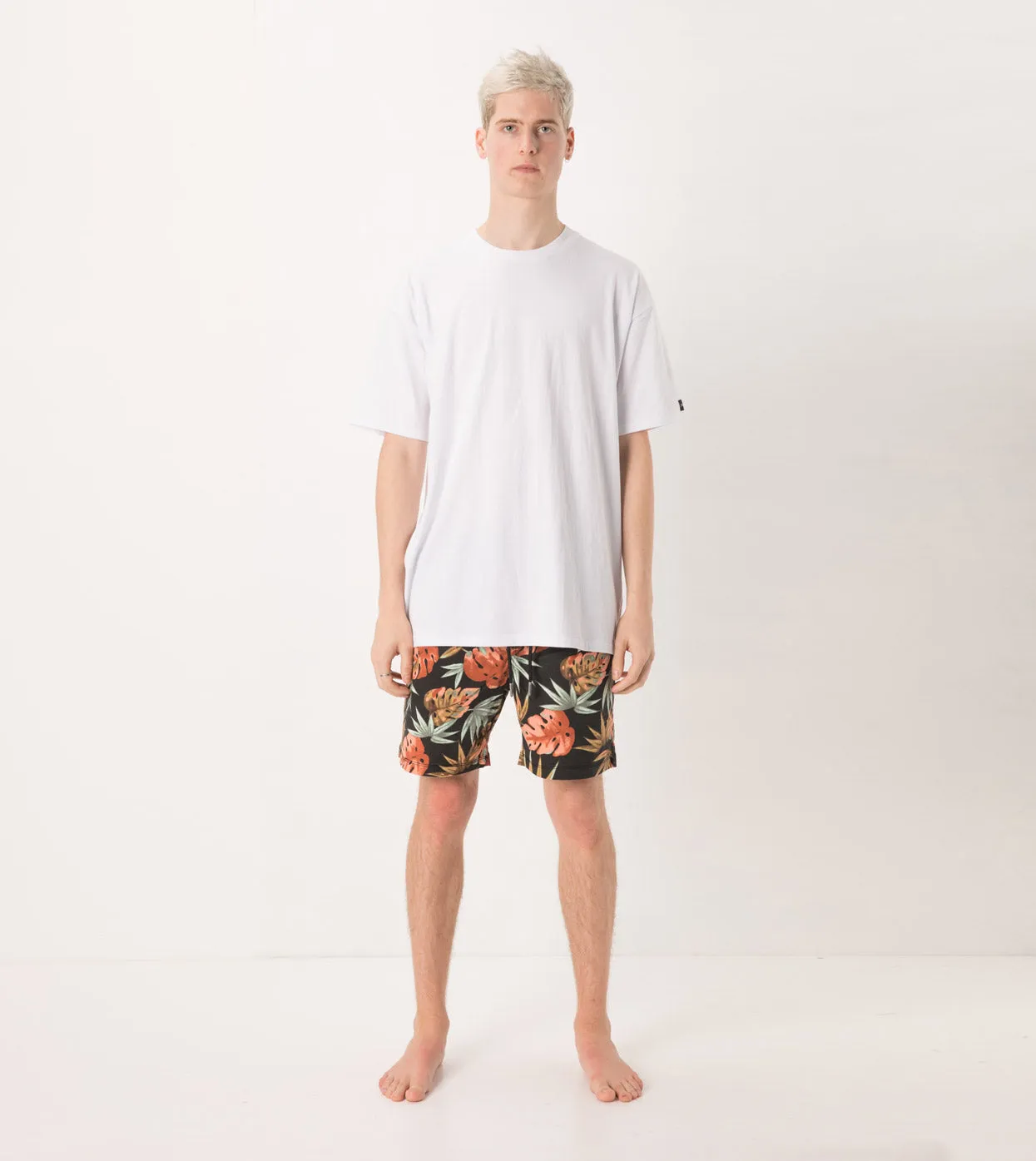 Forage Laguna Short Washed Black