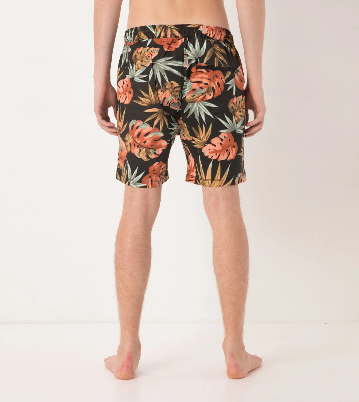 Forage Laguna Short Washed Black