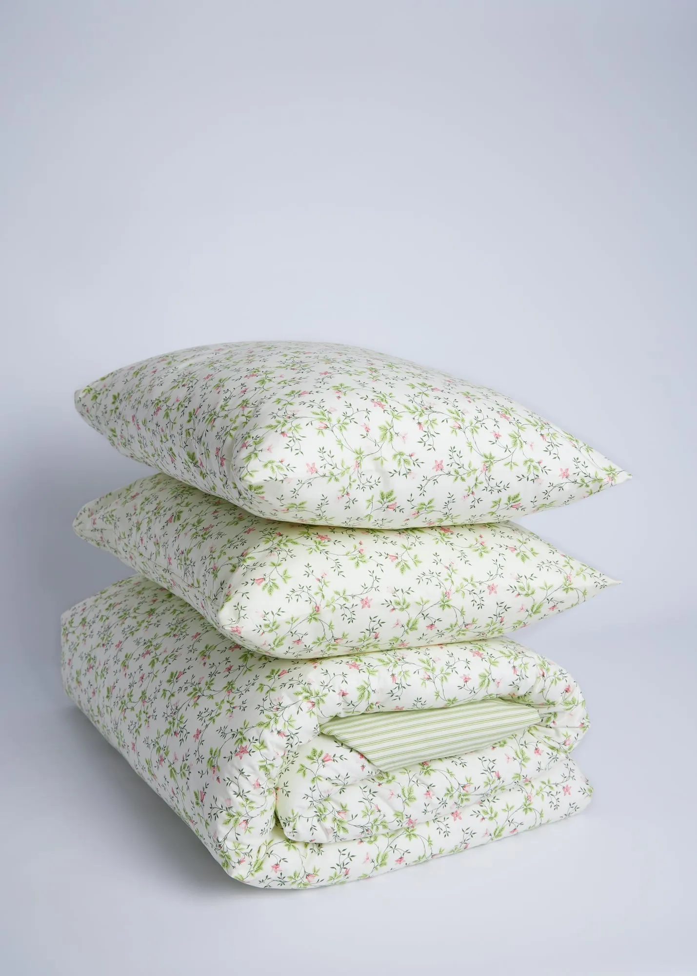 Foxford Reversible Dainty Lily Duvet Set